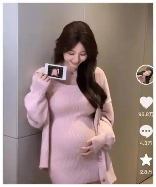 千万级纯欲网红官宣怀孕,曾靠蓝色战衣圈粉百万,老