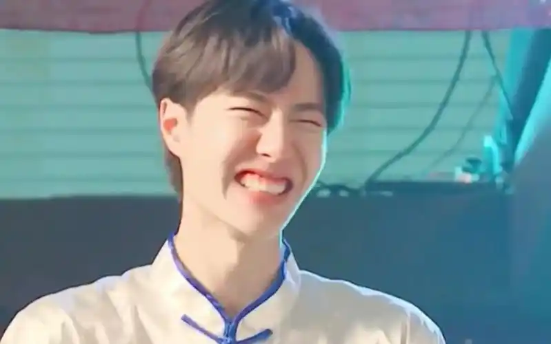 【王一博】小朋友笑变形了呦,哈哈哈_哔哩哔哩 (゜-゜)つロ 干杯