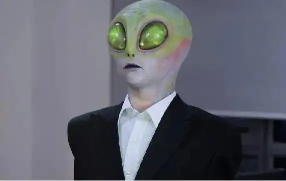 贾玲和张小斐为它放弃春晚,却毁了一个经典_外星人