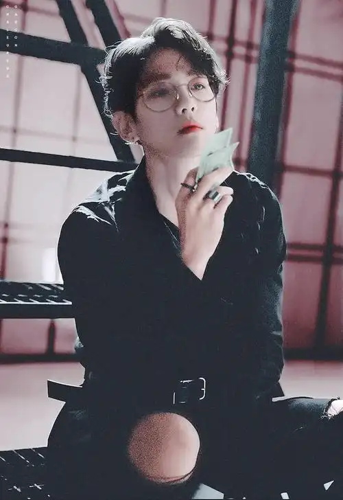 边伯贤|50l美图|边伯贤,熬过这片黑暗 就让我陪你们一起 .