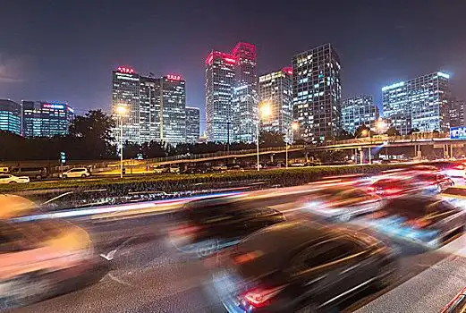 北京高速公路北京公路交通夜景北京北京站西三环南路城铁列车驶过高架