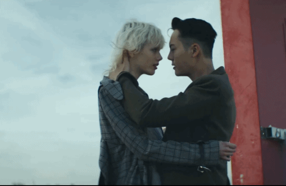 陈伟霆着迷mv拥吻gif动图_动态图_表情包下载_soogif