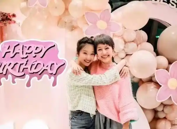 娱乐圈的"潜规则",已在"繁花三美"身上显现_唐嫣_麦莉_女儿