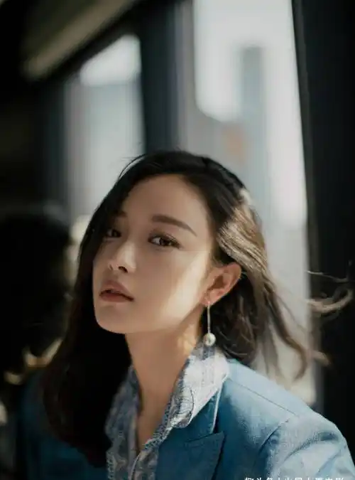 倪妮出道前旧照,无滤镜无美颜下清新靓丽,与现在毫无差别_服装_白色