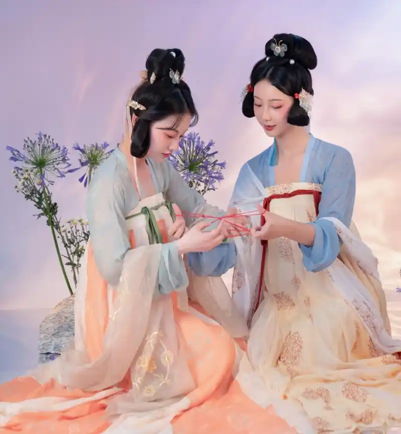 cp感极强的五套闺蜜装,可甜美可帅气,快为你的闺蜜get起来吧