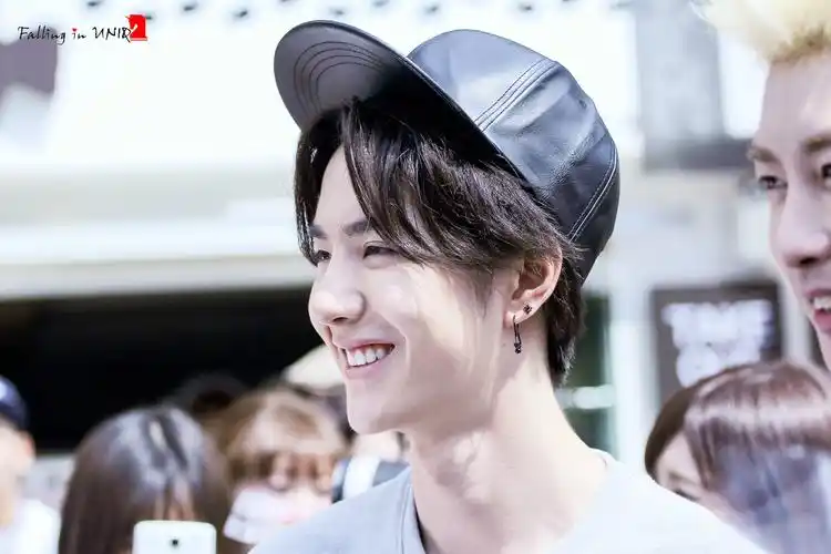 uniq王一博 笑容可以融化一切