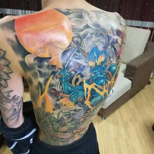 满背雷神承载者真是太瘦了