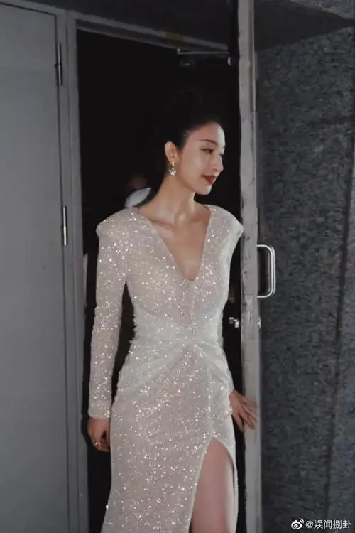 张俪百年歌声唱响乘风破浪