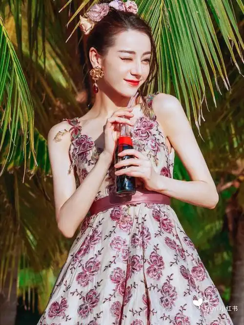 新疆女孩迪丽热巴迪力木拉提