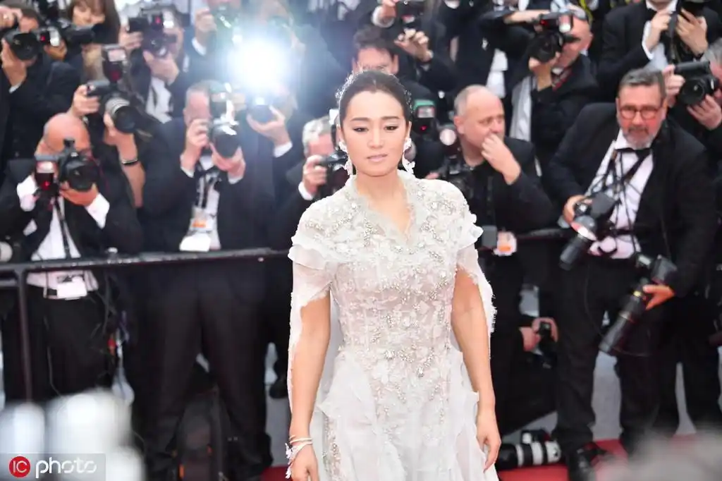 戛纳电影节开幕 巩俐刘涛昆凌盛装亮相