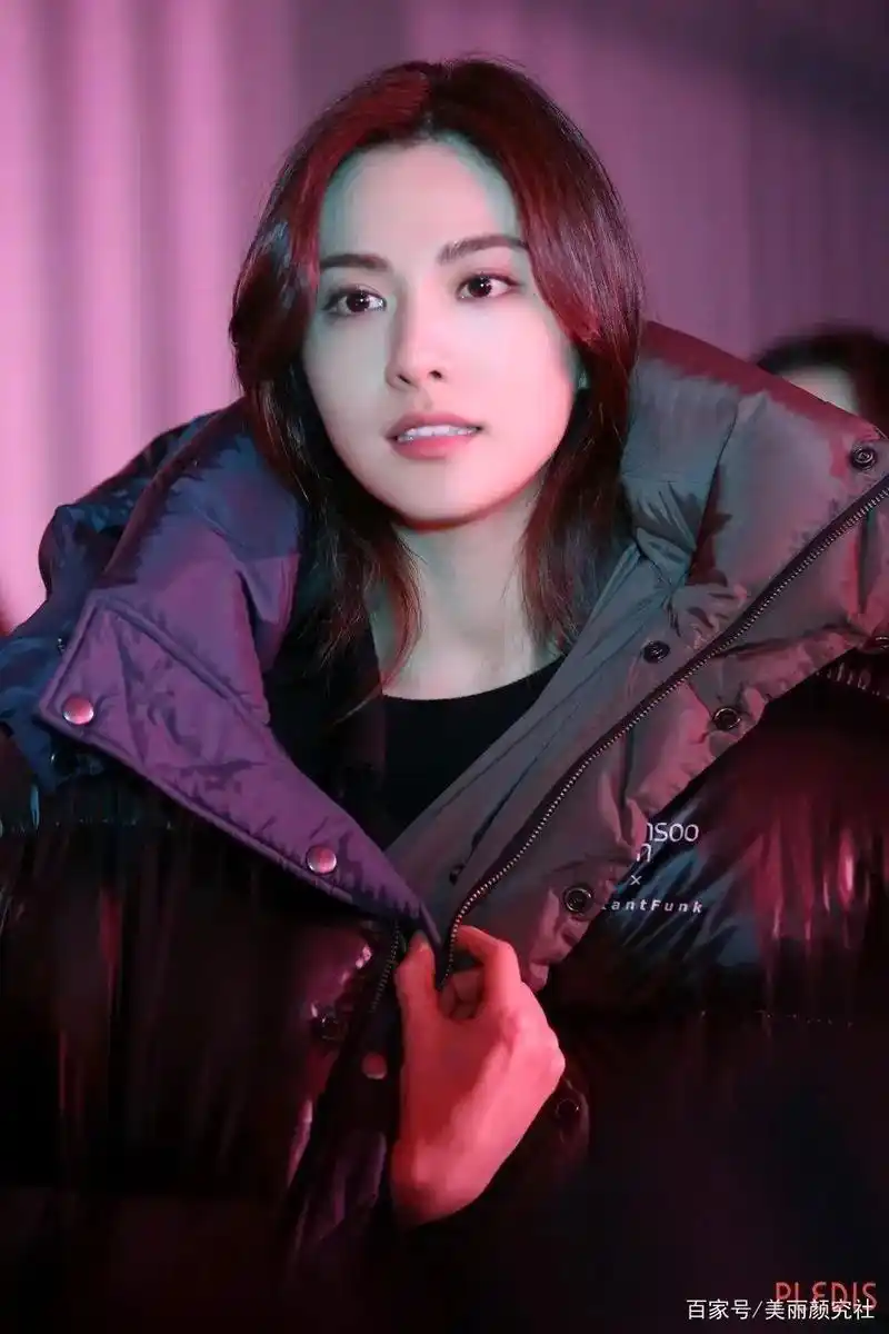 我远在韩国的老婆#林珍娜  #又美又飒 - 抖音