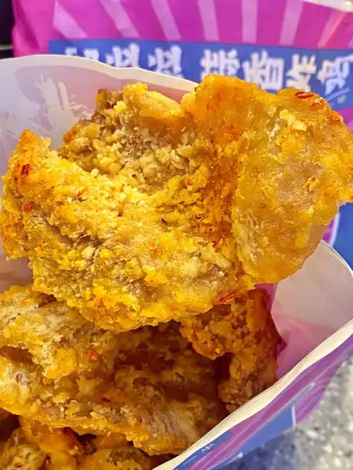 炸鸡皮一口下来嘎嘣脆!555长沙太好吃了简直!