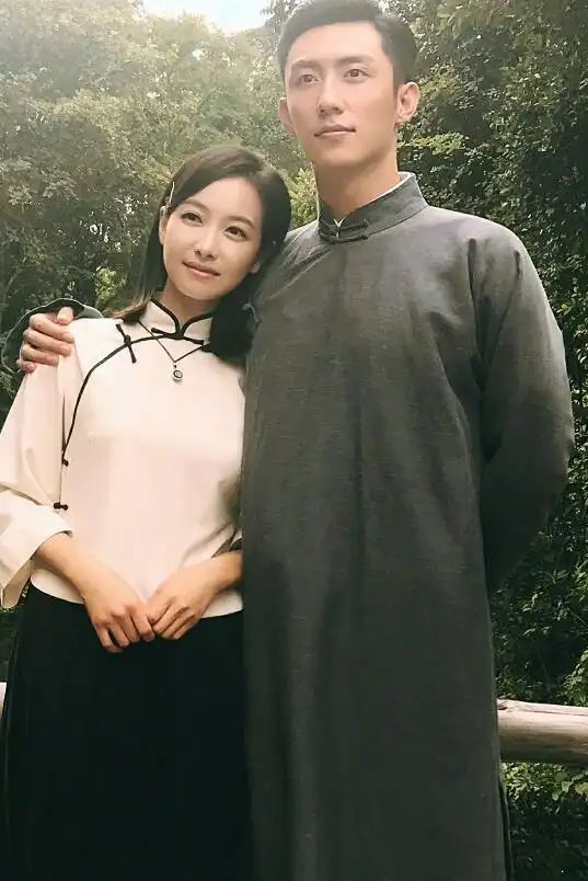 宋茜,黄景瑜民国风造型超文艺,身高差绝配,夫妻相十足