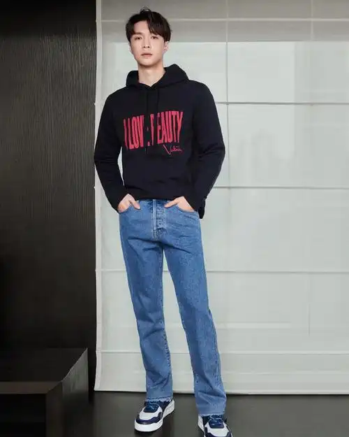 张艺兴valentino品牌代言人