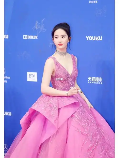 刘亦菲亦菲亦家人    今天是粉色女孩#刘亦菲