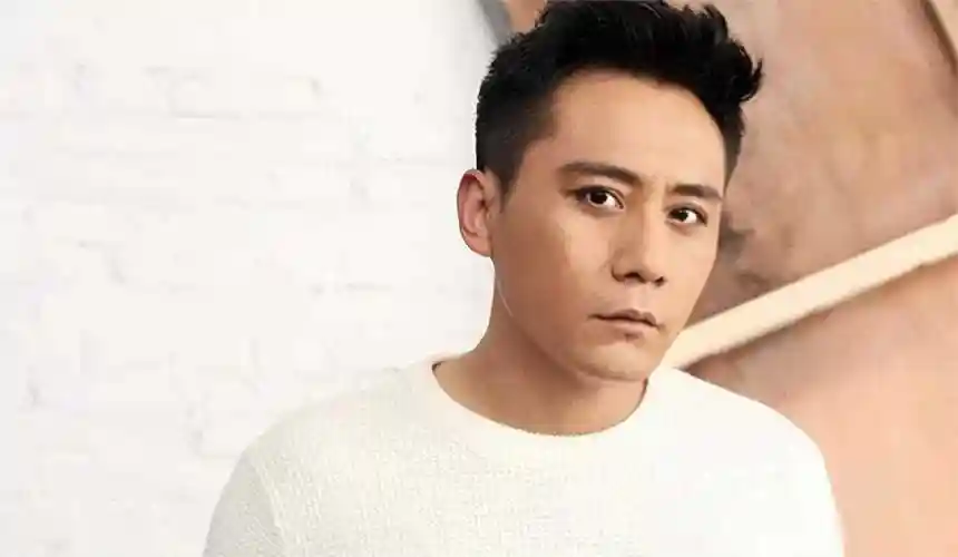 刘烨:为顾重病外国妻子息影3年,如今妻子43像50,仍不离_安娜_爱情