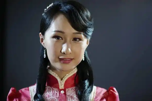 翟煦飞低调陪伴丈夫20年雷佳音演技炸裂背后的贵人