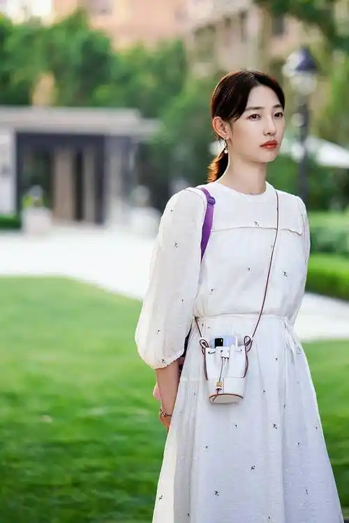 白百何新剧我们的婚姻开播时隔四年回归荧屏上演职场逆袭