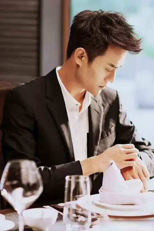 王凯从配角到主角从主角到观众最喜欢的男演员