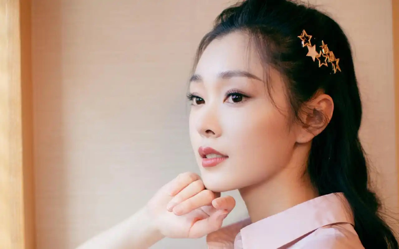 宋轶甜美养眼写真桌面壁纸