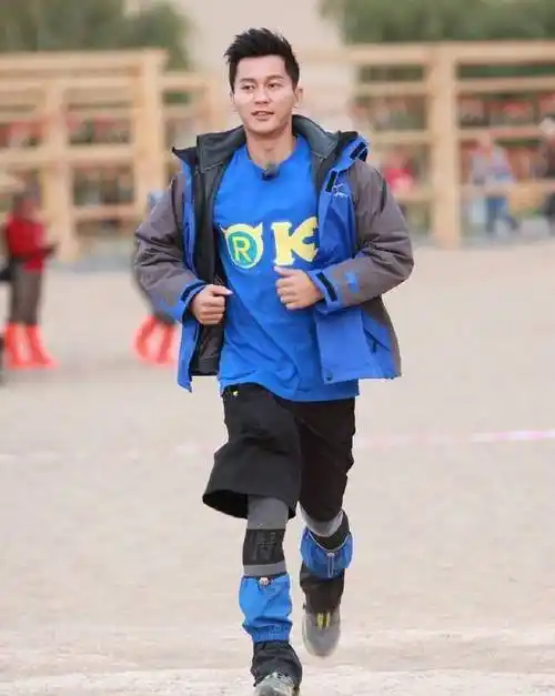 原创李晨为印小天插刀被说石头批发商大黑牛是真的老实吗