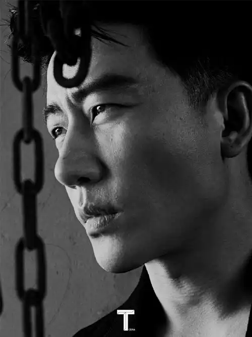 黄轩t锦绣九月刊封面