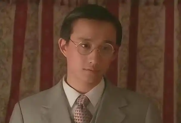 黄磊年轻时在演艺圈中崭露头角,曾与刘若英,张国荣,梅艳芳等实力派