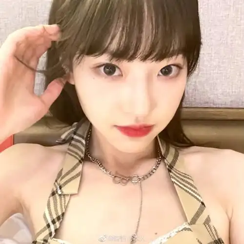 陈怡凡 谁敢和他谈恋爱#创造101选手陈怡凡发文称谁敢和他谈恋爱挝