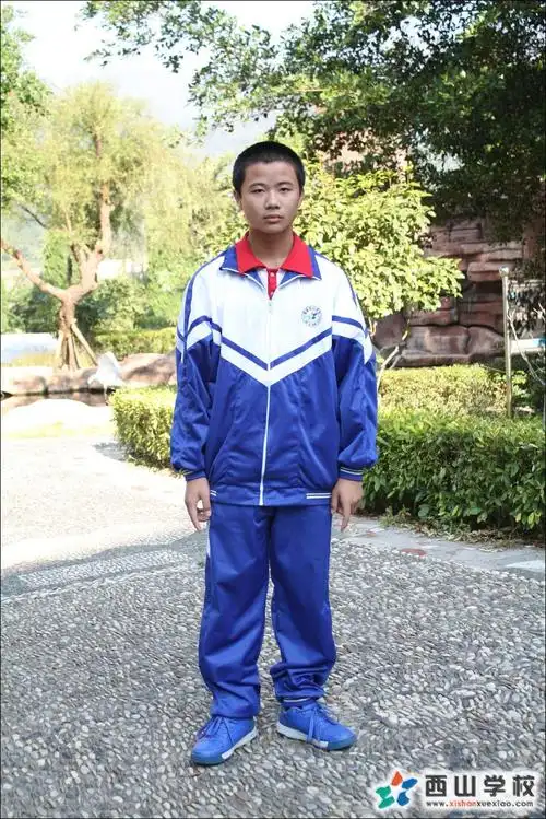 福建西山学校2014年初中部初一4班王健挂历照