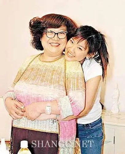 肥姐沈殿霞六千万遗产留给郑欣宜 要求35岁才能动用