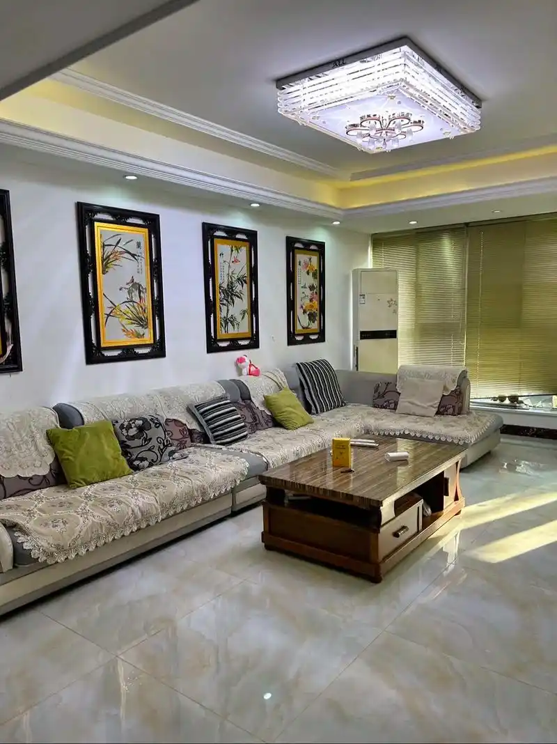 新珑湾140平 四室两厅两卫,128万 精装修 满2年学 - 抖音