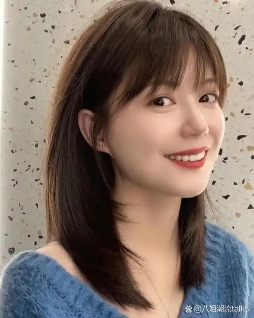 适合圆脸长脸女孩的蓬松锁骨发 首选发型6015