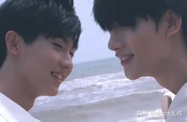 祺鑫近海狂想拍摄高清壁纸