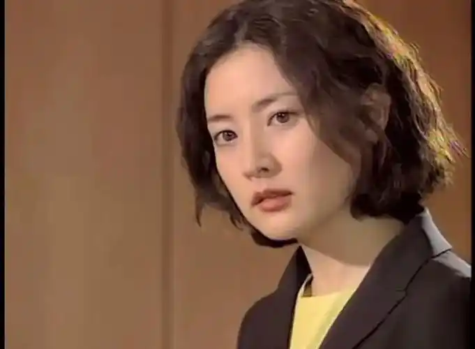 火花中的李英爱这个角色是她的颜值巅峰吧