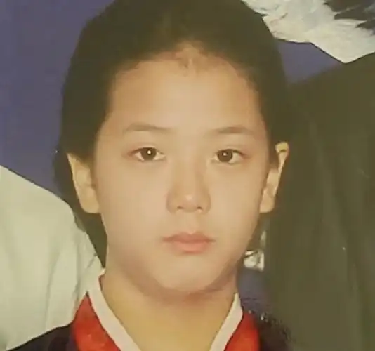 时候的baby智秀92以及智秀和姐姐的合照96韩国elle八月刊代go【金