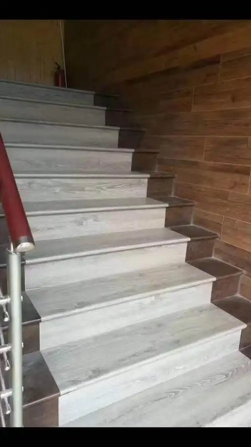 厂家直销强化复合和实木复合楼梯踏步板自带掉边收口安装简易