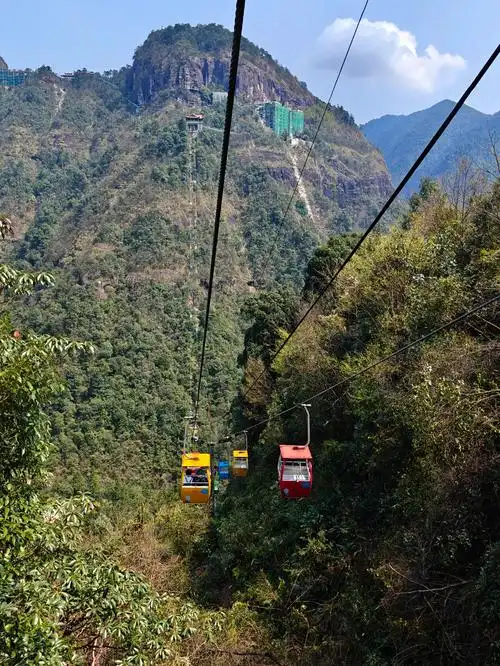 江西大觉山一路缆车免爬山,直上海拨千米的山顶大觉寺