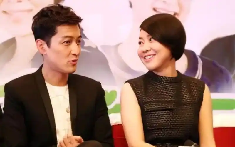 胡歌的魅力有多大?闫妮韩雪被迷的神魂颠倒,两人瞬间秒变小迷妹