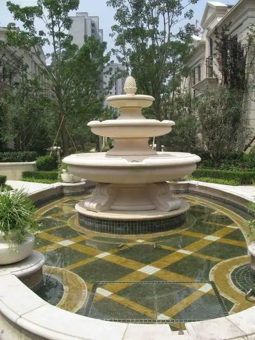 不管是简约淡雅,具有天然石材有着重量感的特征的砂岩喷泉给人带来