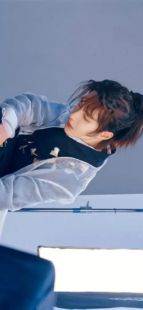 王一博壁纸聊天背景