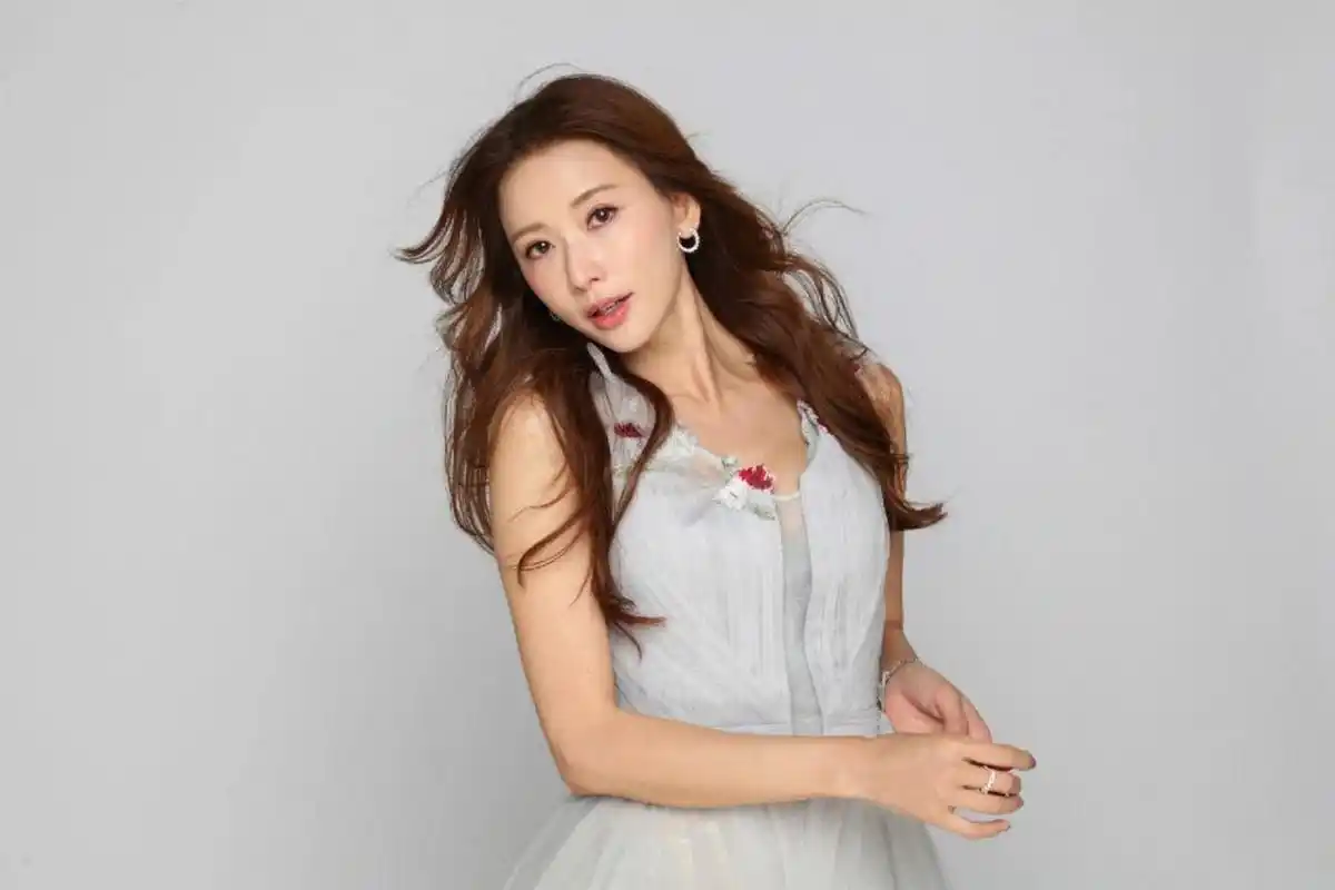 台湾女明星的佼佼者,我们心中的完美女神,突然宣布退出演艺圈,引发了