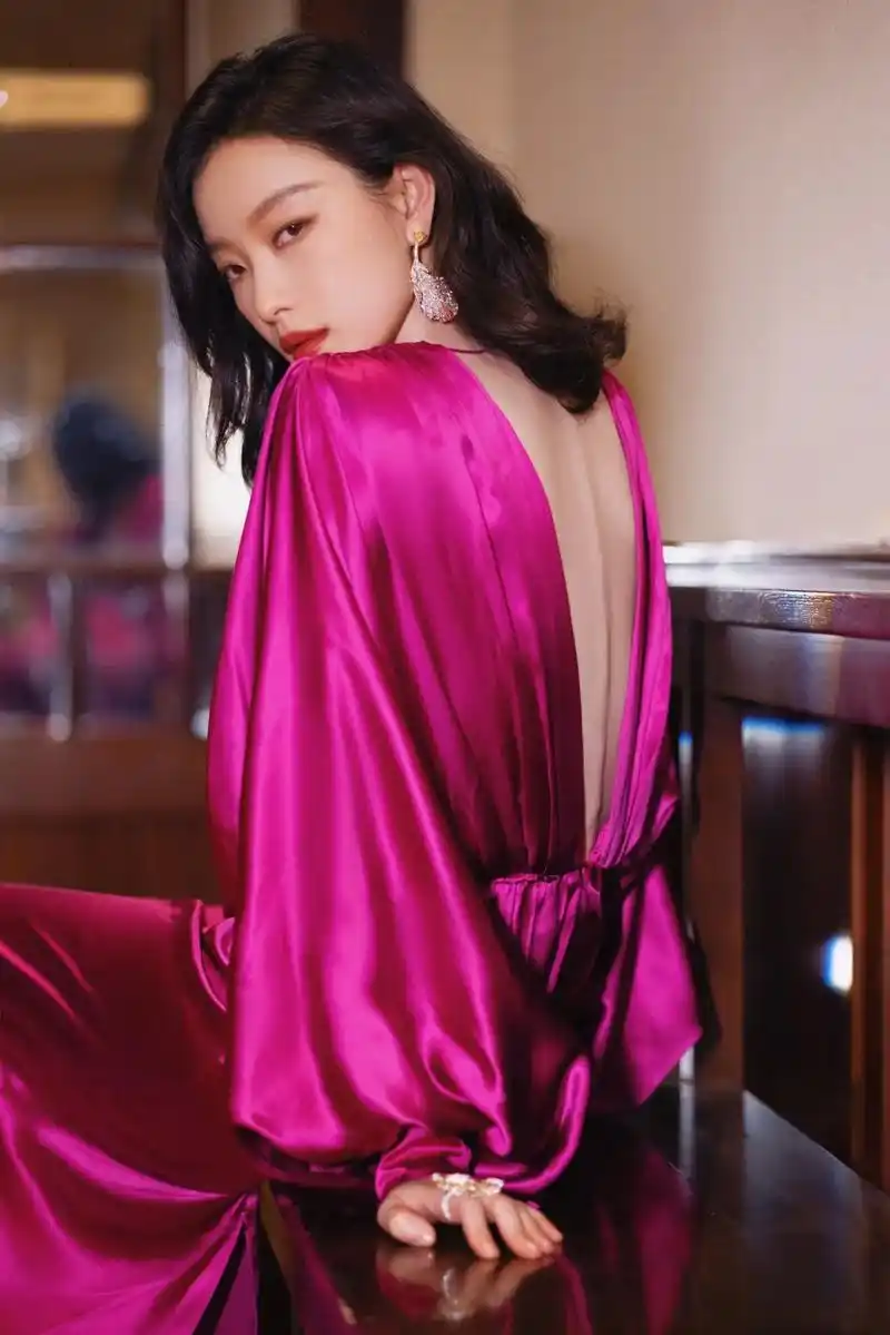 倪妮.#气质女神 #最美的年纪做最美的自己  金鸡另一套lo - 抖音