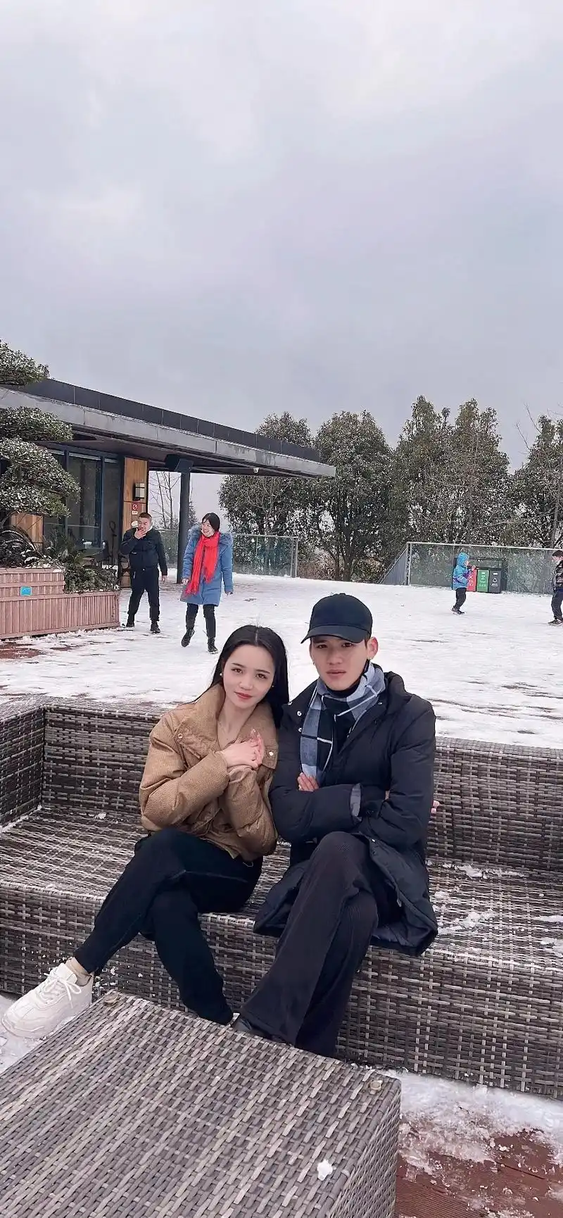 是姐姐 是弟弟 是155和180的老弟站在一起身高差,是我俩 - 抖音