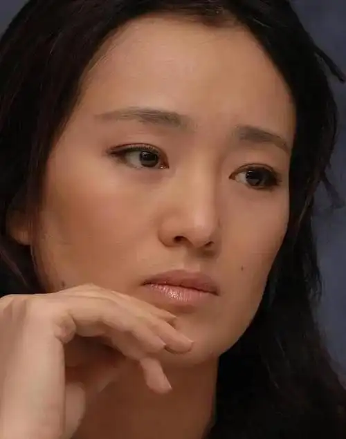 巩俐:和张艺谋分手后,如今嫁给外国人,"聋人"儿子考上大学?