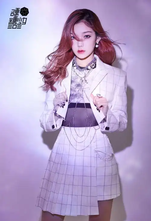 简介:硬糖少女蕾丝白裙性感写真图片,分享一组硬糖少女303图片给大家