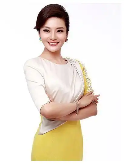 央视女主持人孟盛楠,太漂亮了