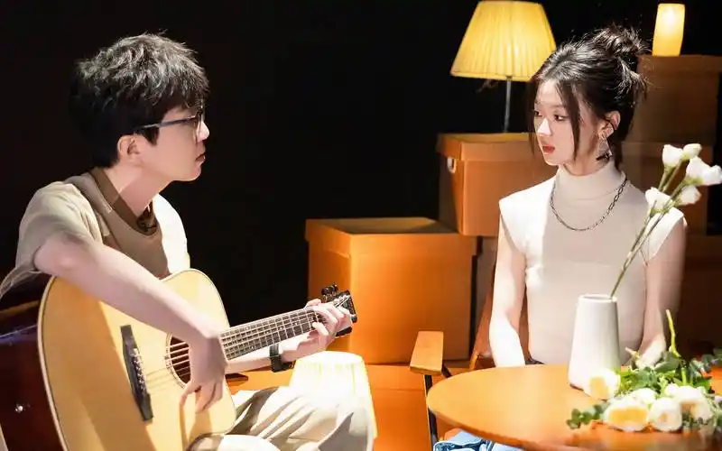 除了邓紫棋华晨宇,新生代谁还能连开体育场?