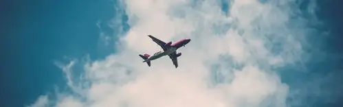 飞机飞行,天空,云 壁纸 - 3840x1200 双屏全景