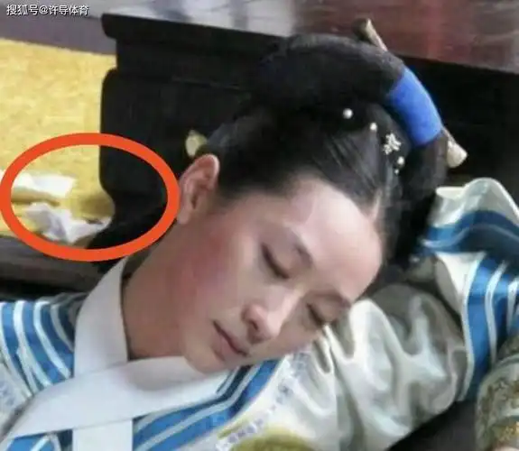 穿帮镜头,群演:导演你给的工资那么低,我一男的都只好来演宫女了