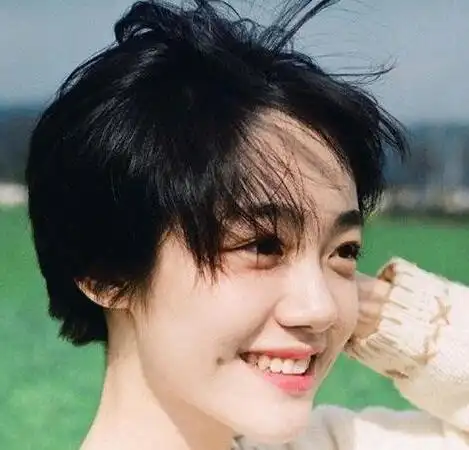 女生夏天最新流行的清爽时髦超短发图片_短发_女生发型大全